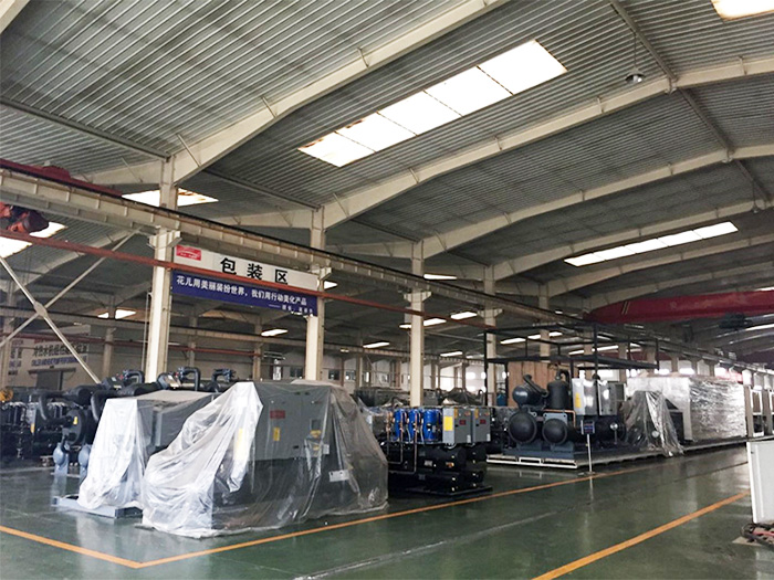 主機(jī)車間實(shí)景