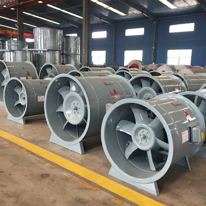 風(fēng)機(jī)車間一角